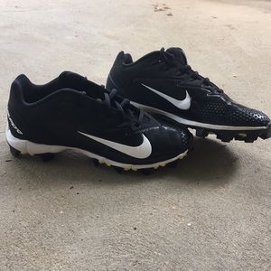 NWOT Boys Nike Baseball Cleats